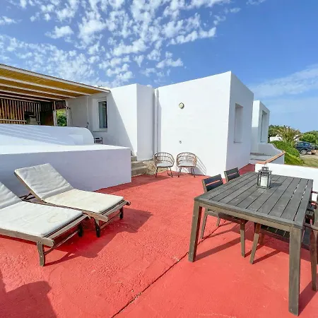 Front Amazing Views Holiday home